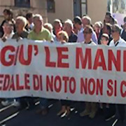 In corteo per dire chiaro che il Trigona non chiuderà