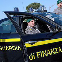 La Guardia di Finanza restituisce parte dei documenti acquisiti al comune.