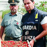 Pomodori tunisini venduti per siciliani: tre denunce