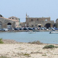 La piazza diventa parcheggio