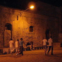 Blackout a Marzamemi E per i pub è buio pesto