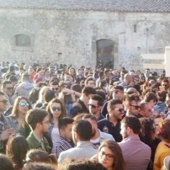 Primo maggio - Un "tappeto umano" a Piazzale Balata e Piazza Regina Margherita